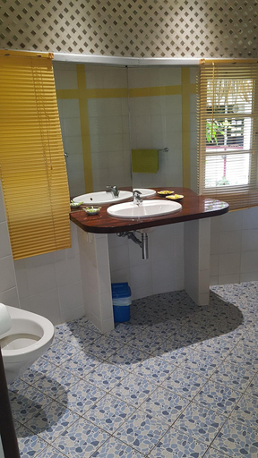 Bathroom 4, Linareva Moorea Beach Resort