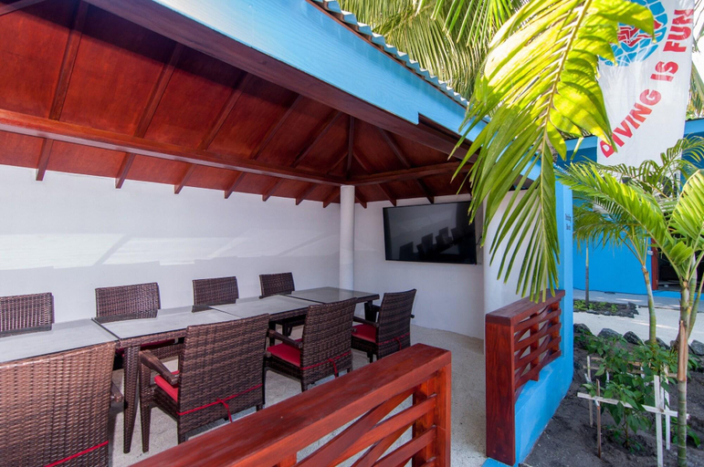 Public Area 2, South Ari Dive Center