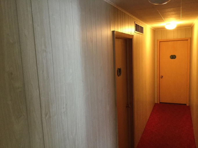 Public Area 3, Cedars Motel, Gogebic