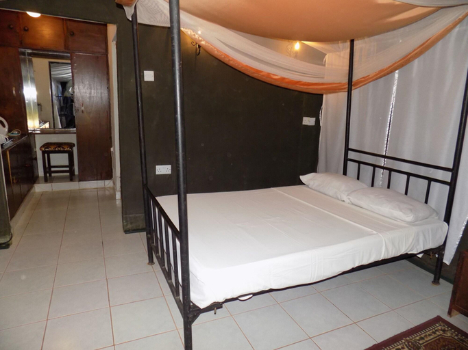 Bedroom 3, Impala Safari Lodge, Voi