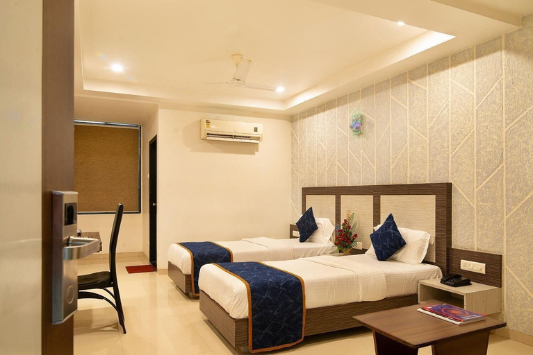Bedroom 3, Hotel Sheetal Plaza, Surat