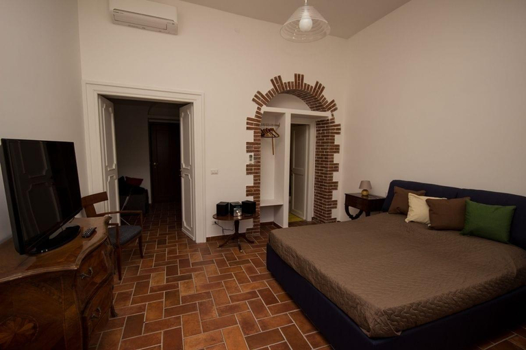 Bedroom 3, Fori Romani B&B, Rome
