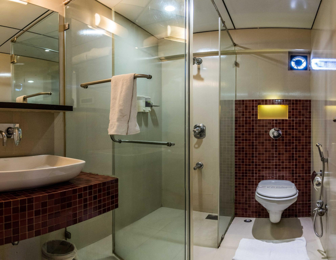 Bathroom, Oriental Aster, Mumbai Suburban