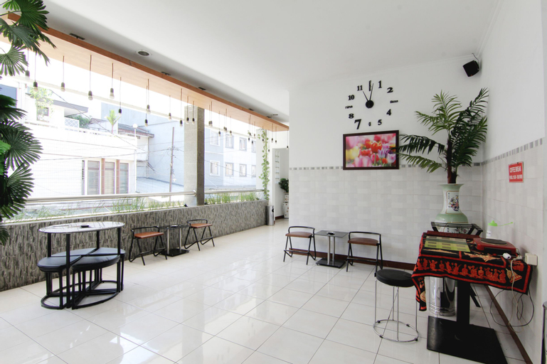 Public Area 13