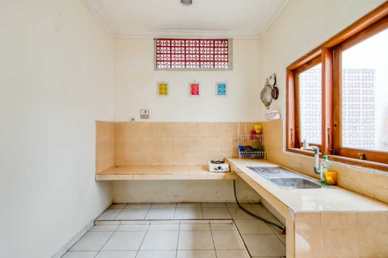 Bathroom, RedDoorz Hostel near Terminal Condongcatur Jogja, Sleman