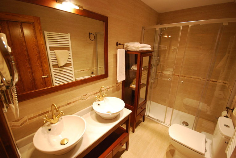 Bathroom 4, Rusticae La Casassa de Ribes, Girona