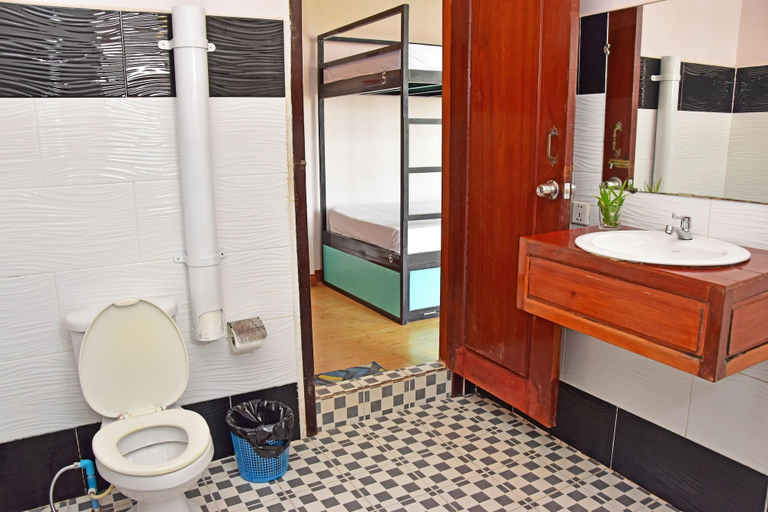 Bathroom 4, Mad Monkey Kampot, Kampot