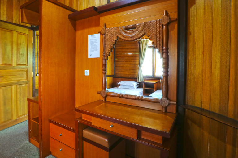 Room 12