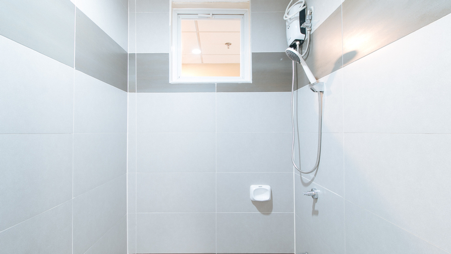 Bathroom 15