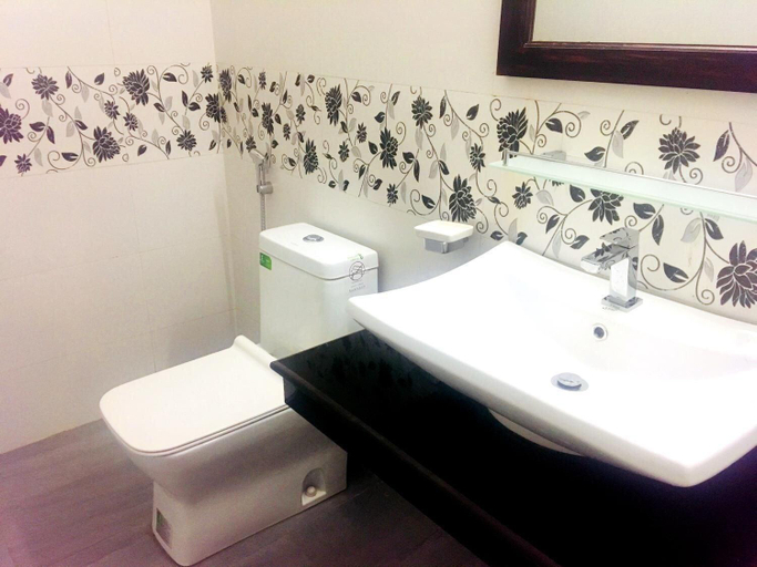 Bathroom, Forever City Hotel, Kelaniya