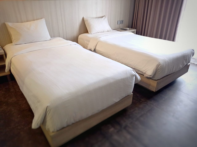 Bedroom 3, GRAND KOLOPAKING HOTEL, Kebumen