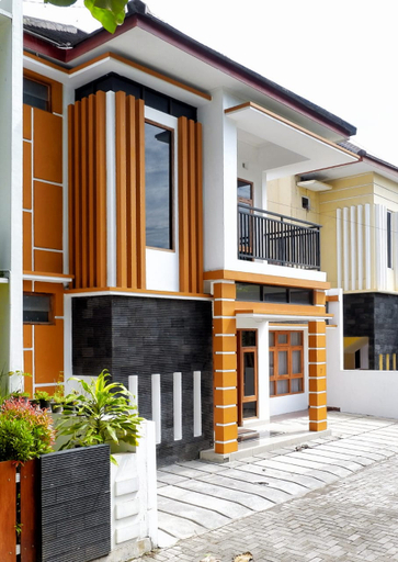 Exterior & Views 4, Odessa Guesthouse (4BR), Sleman