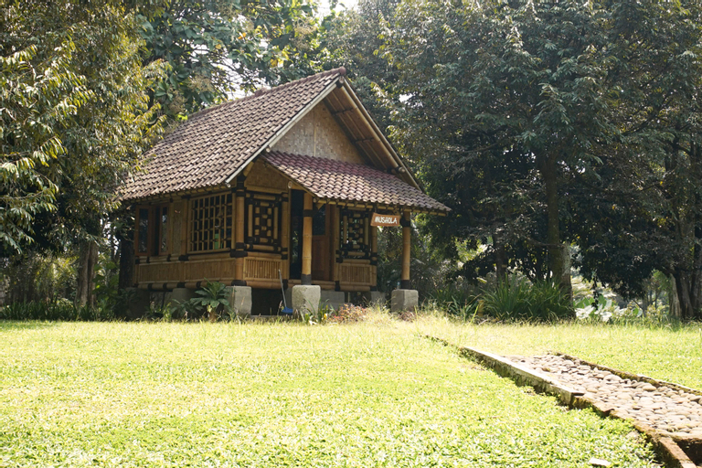 Exterior 8