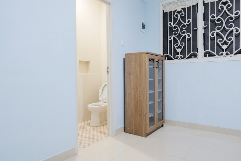 Koolkost Syariah near Green Pramuka Square Mall (Minimal Stay 6 Nights), East Jakarta