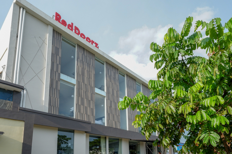 Exterior & Views 2, RedDoorz Plus near Solo Baru, Sukoharjo