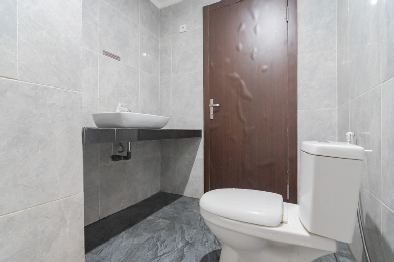 RedDoorz Plus @ Ruko Klandasan Ulu, Balikpapan