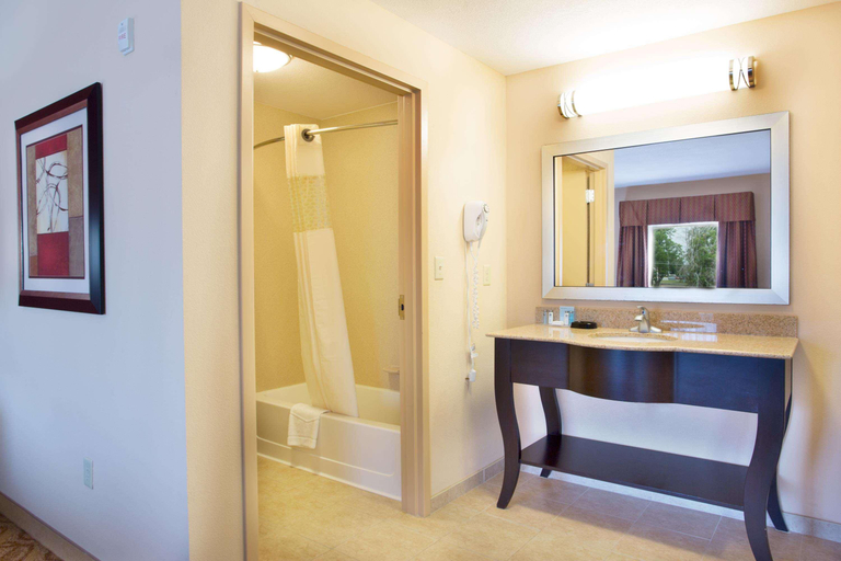 Bathroom 4, Hampton Inn & Suites Laurel, Jones