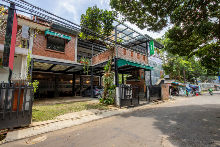 Exterior & Views 2, Sekararum Butik Syariah Guesthouse, Bandung