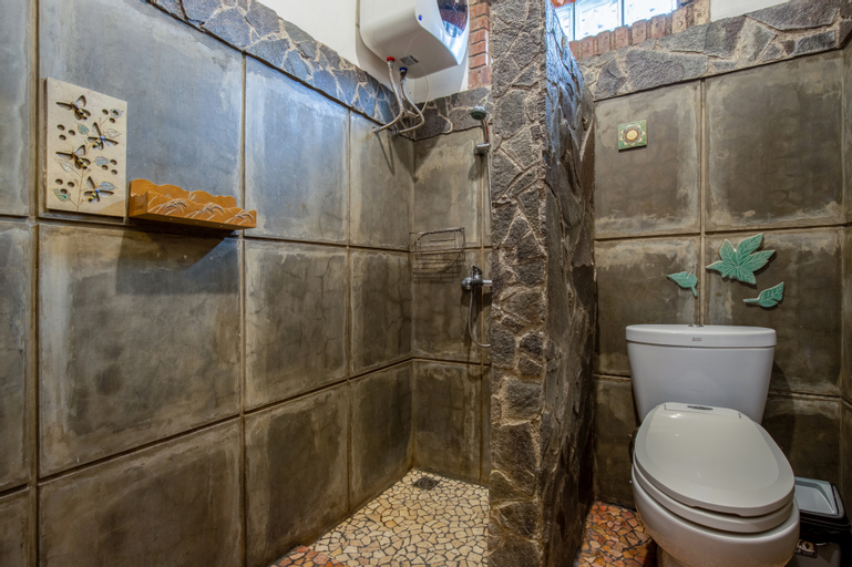 Bathroom 4