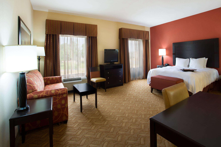 Bedroom 3, Hampton Inn & Suites Laurel, Jones