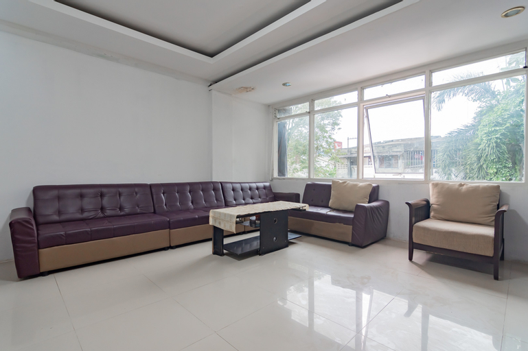RedDoorz Plus @ Ruko Klandasan Ulu, Balikpapan