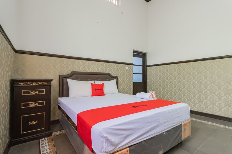 Bedroom 1, RedDoorz Syariah @ Kolonial Guest House, Majalengka
