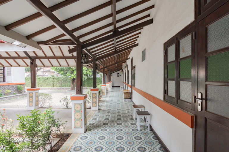 RedDoorz Syariah @ Kolonial Guest House, Majalengka