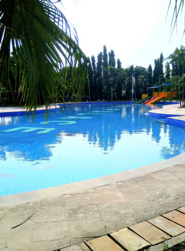 Grand Mangku Putra, Serang