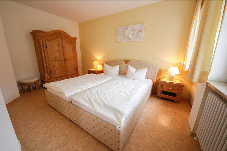 Bedroom 3, Hotel Garni Gästehaus Merk, Bodenseekreis