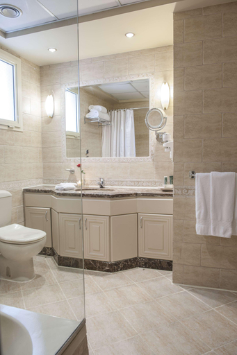 Bathroom 5, Hilton Cairo Zamalek Residences, Zamalik