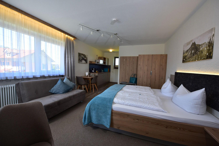Bedroom 4, Hotel Allgäu Garni, Lindau (Bodensee)