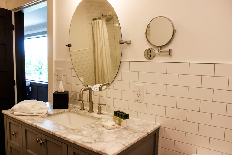Bathroom 5, The Edgewood Inn, Merrimack
