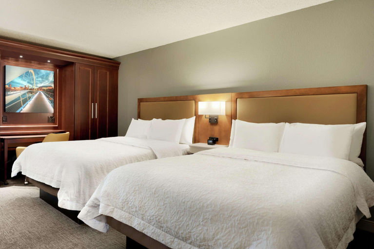 Bedroom 3, Hampton Inn West Des Moines Lake Drive, Dallas