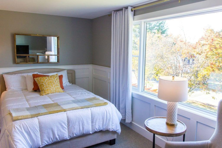 Bedroom 2, The Edgewood Inn, Merrimack