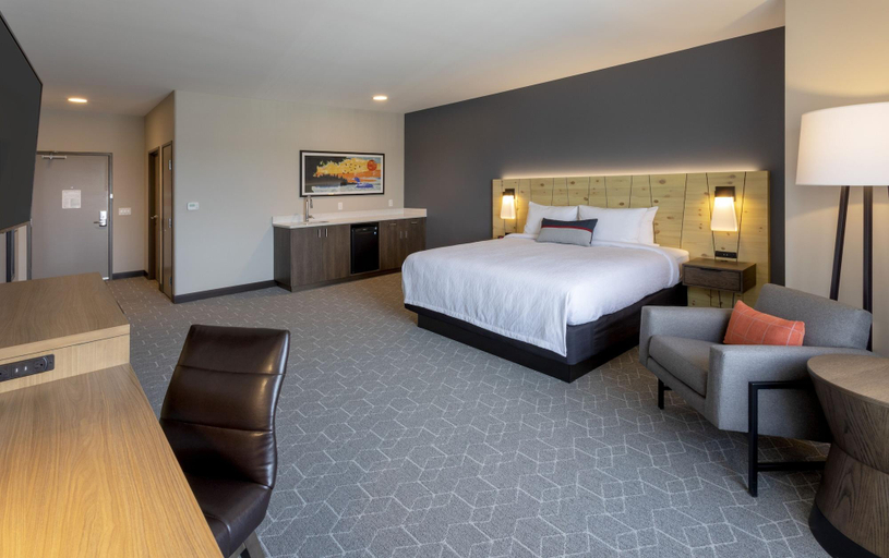 Bedroom 3, Running Aces Hotel Trademark Collection By Wyndham, Anoka