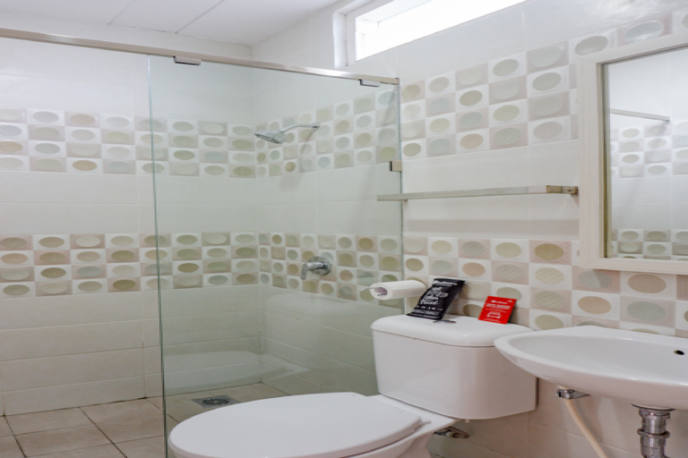 Bathroom 11
