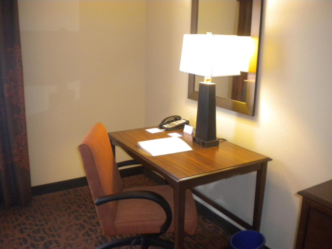 Exterior & Views 2, Hampton Inn Cincinnati/UptownUniversity Area, Hamilton
