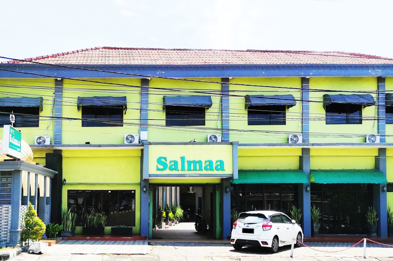 Exterior & Views 2, Hotel Salma Syariah Mitra RedDoorz near Terminal Baru Kediri, Kediri