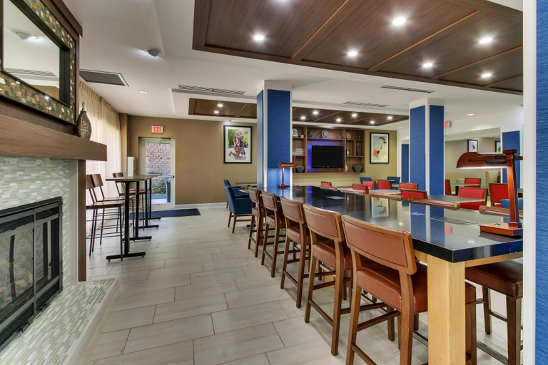 Food & Drinks 5, Hampton Inn Columbus South Fort Moore, Muscogee