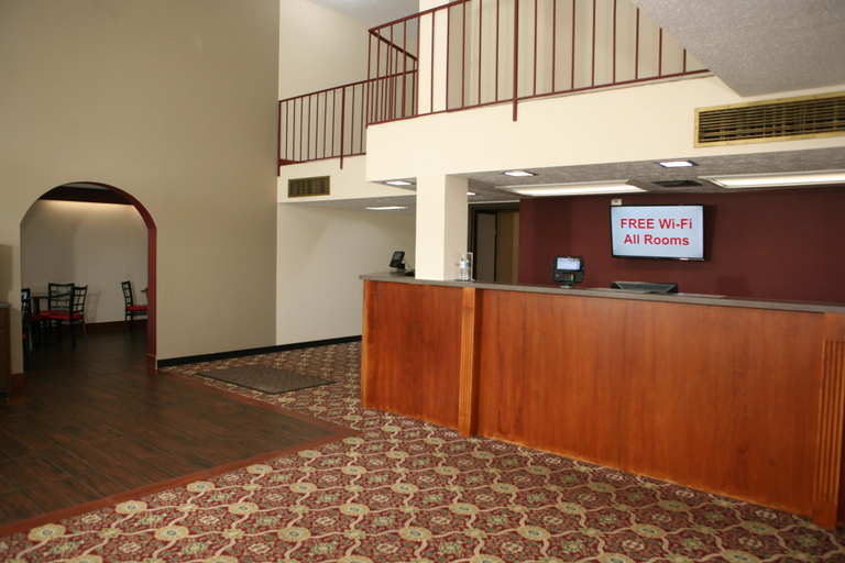 Public Area 2, Red Roof Inn & Suites Cave City, Barren