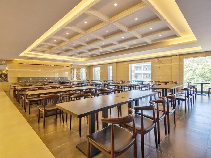 Food & Drinks 4, GreenTree Alliance District Disneyland North Gate, Shanghai