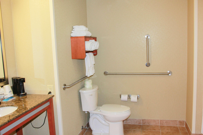 Bathroom 4, Hampton Inn & Suites Radcliff/Fort Knox, Hardin