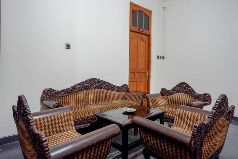 Exterior & Views 2, RedDoorz near Tugu Yogyakarta, Yogyakarta