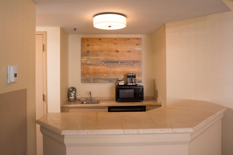 Bedroom 3, Doubletree By Hilton Tulsa - Warren Place, Tulsa