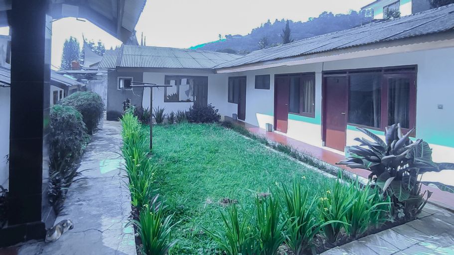Exterior & Views 1, Burangrang Village Mitra RedDoorz, Bogor