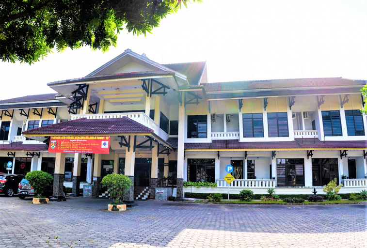 Exterior & Views 1, Hotel Wisata Magelang, Magelang
