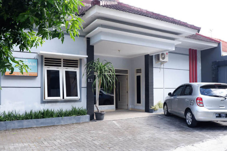 Exterior & Views 1, Wisma Almaidah Jogjakarta RedPartner, Sleman