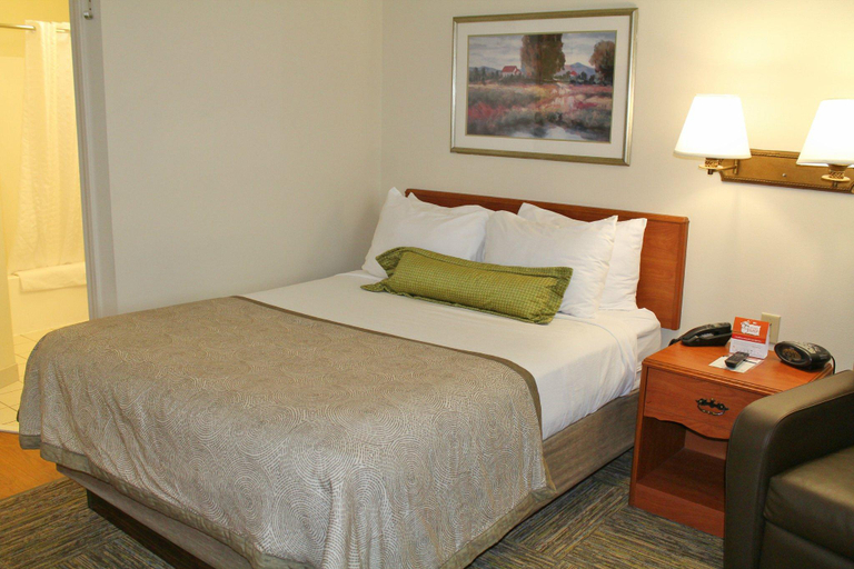 Bedroom 2, Candlewood Suites SYRACUSE-AIRPORT, Onondaga