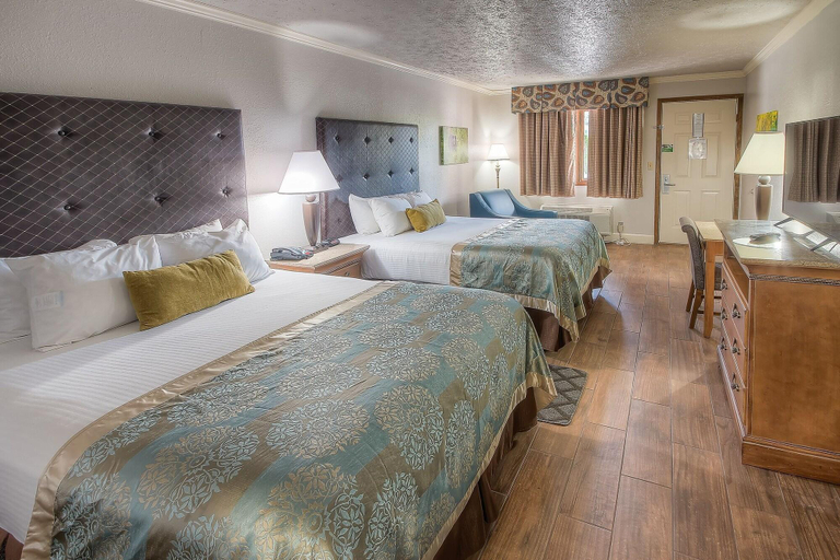 Bedroom 3, Accommodation By Willow Brook Lodge, Sevier
