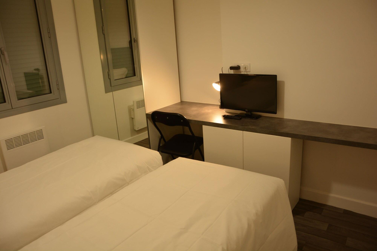 Bedroom 5, Le Matisse, Pyrénées-Atlantiques